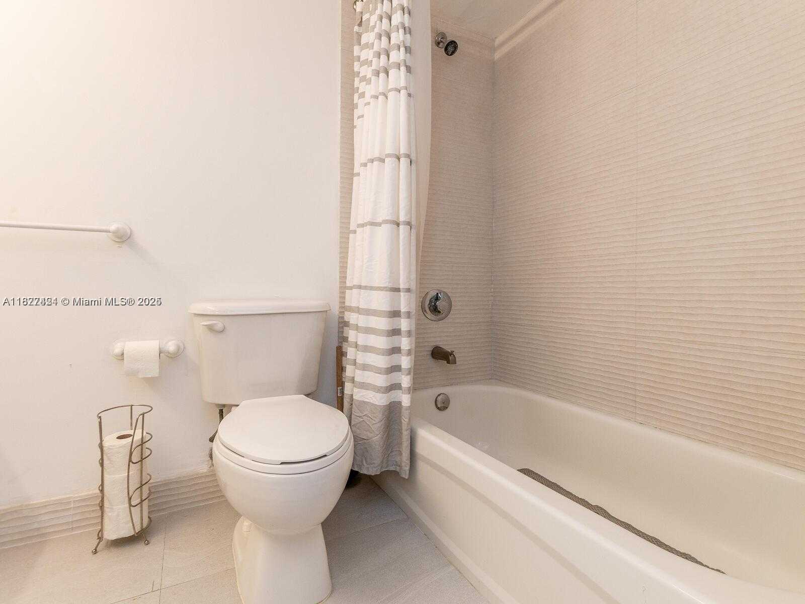 Small Image of 1200 BRICKELL BAY DR #3210, Miami Number 16