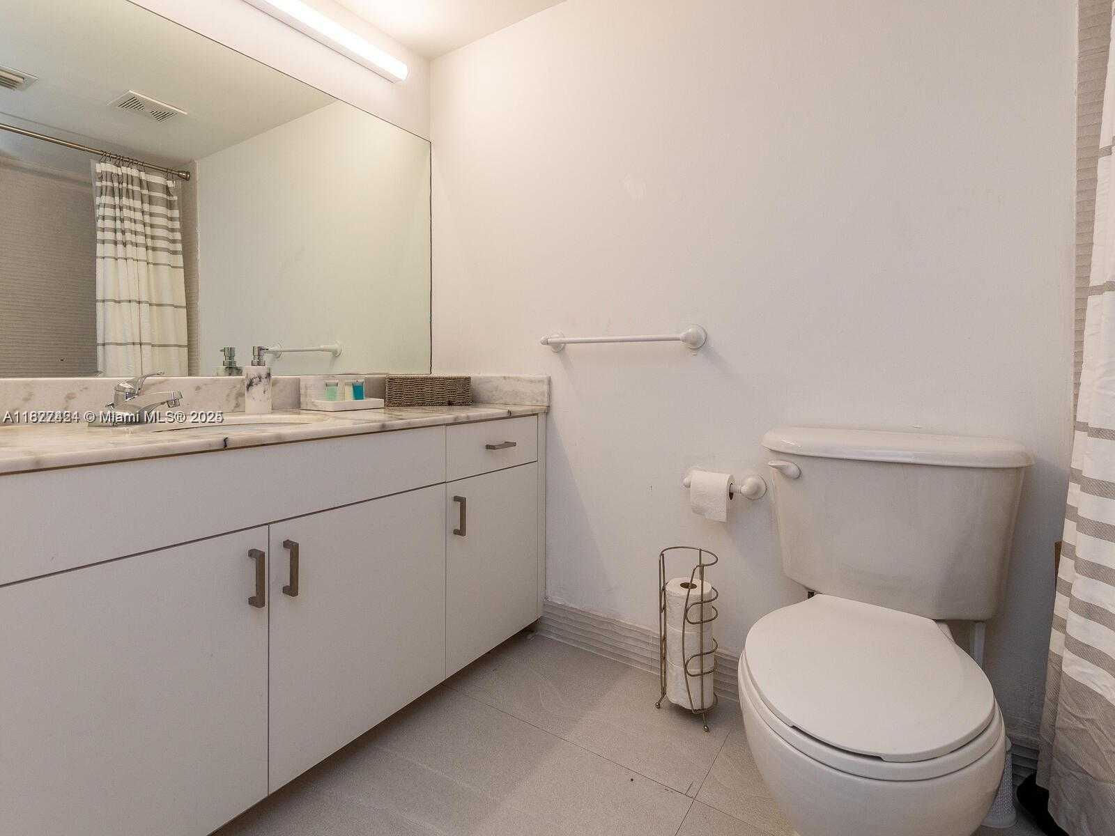 Small Image of 1200 BRICKELL BAY DR #3210, Miami Number 17