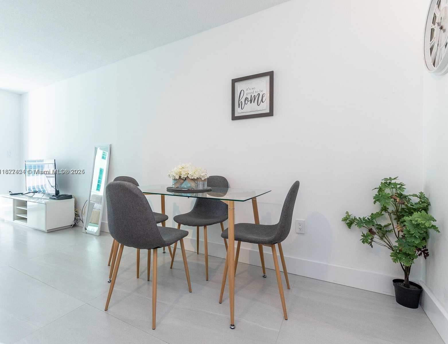 Small Image of 1200 BRICKELL BAY DR #3210, Miami Number 23