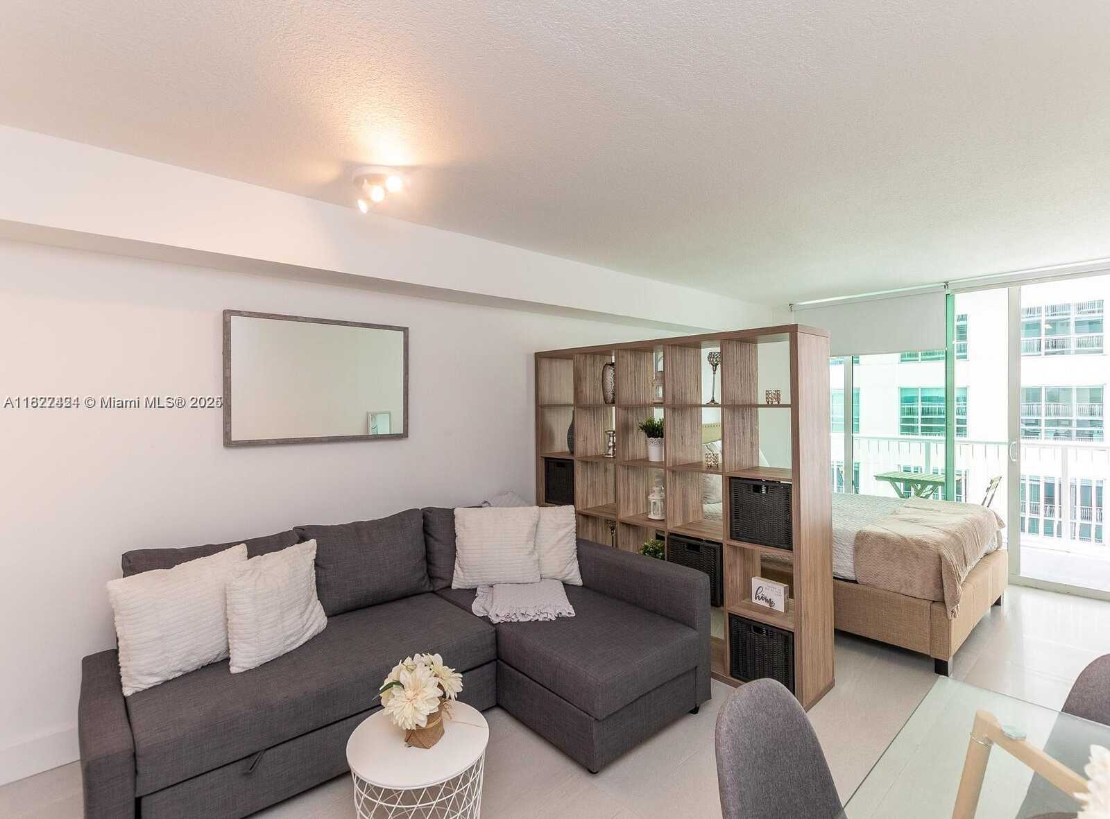Small Image of 1200 BRICKELL BAY DR #3210, Miami Number 27