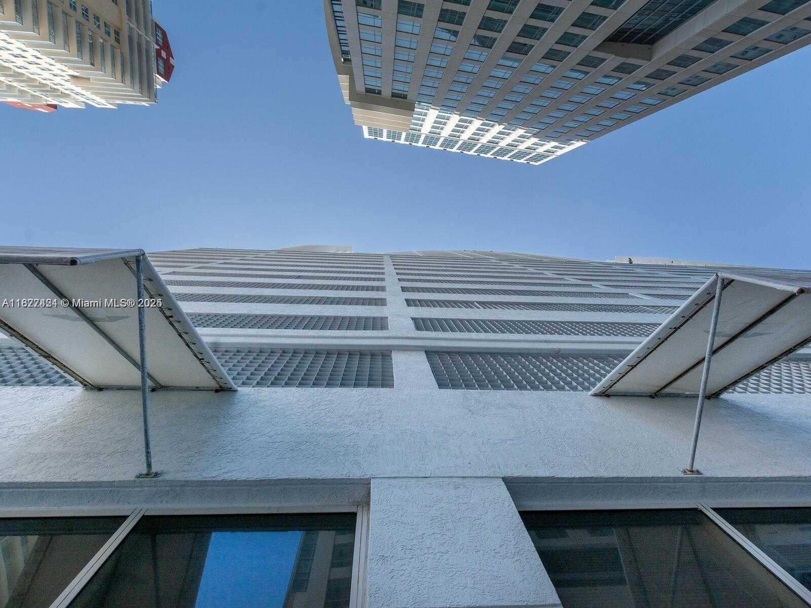 Small Image of 1200 BRICKELL BAY DR #3210, Miami Number 3