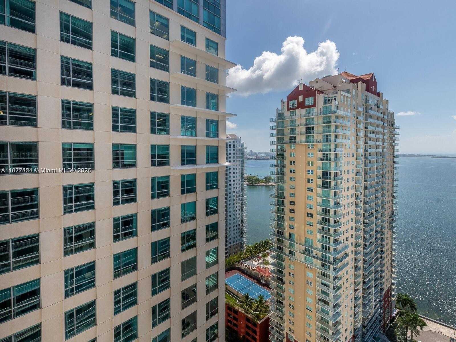 Small Image of 1200 BRICKELL BAY DR #3210, Miami Number 5