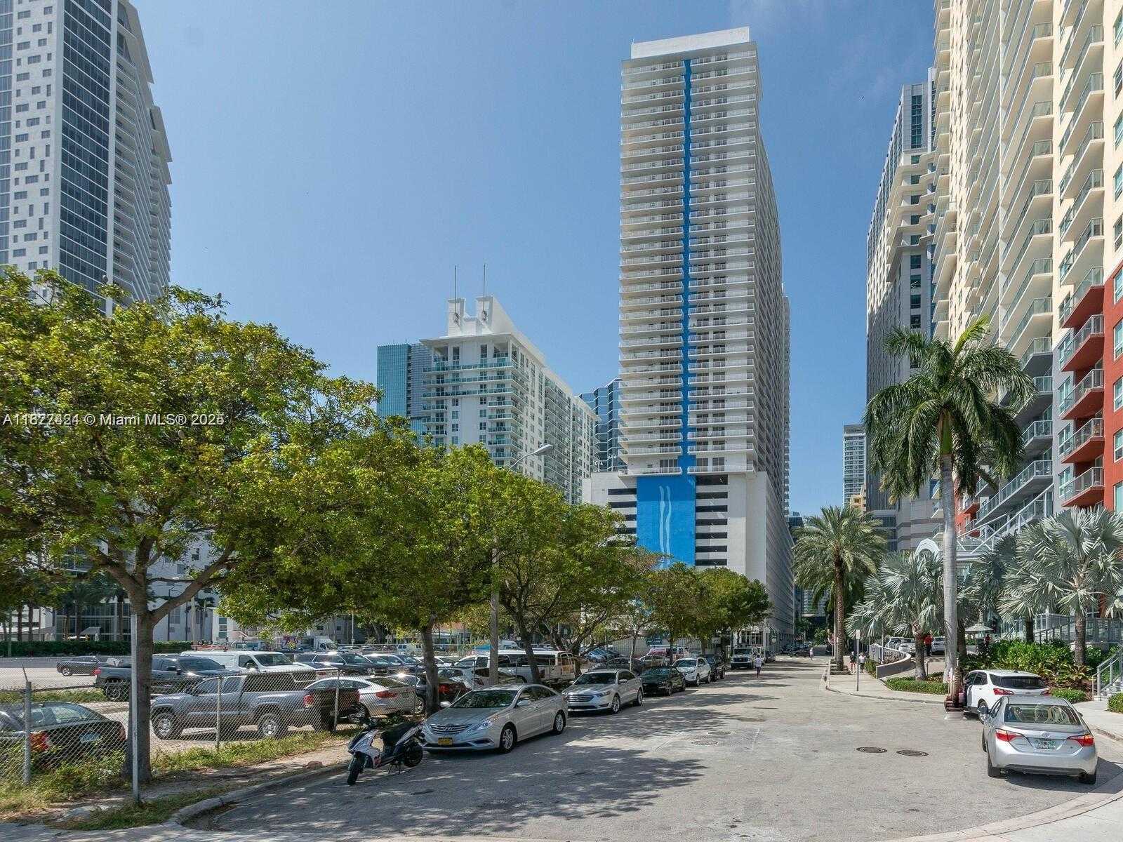 Small Image of 1200 BRICKELL BAY DR #3210, Miami Number 7
