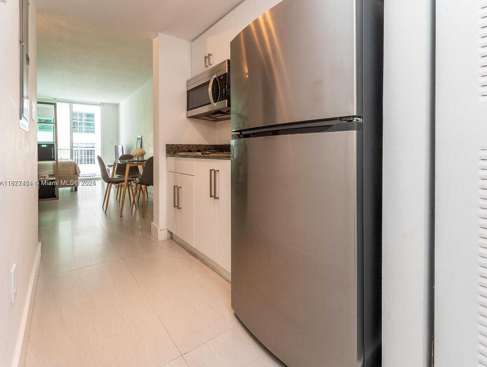 Small Image of 1200 BRICKELL BAY DR #3210, Miami Number 8