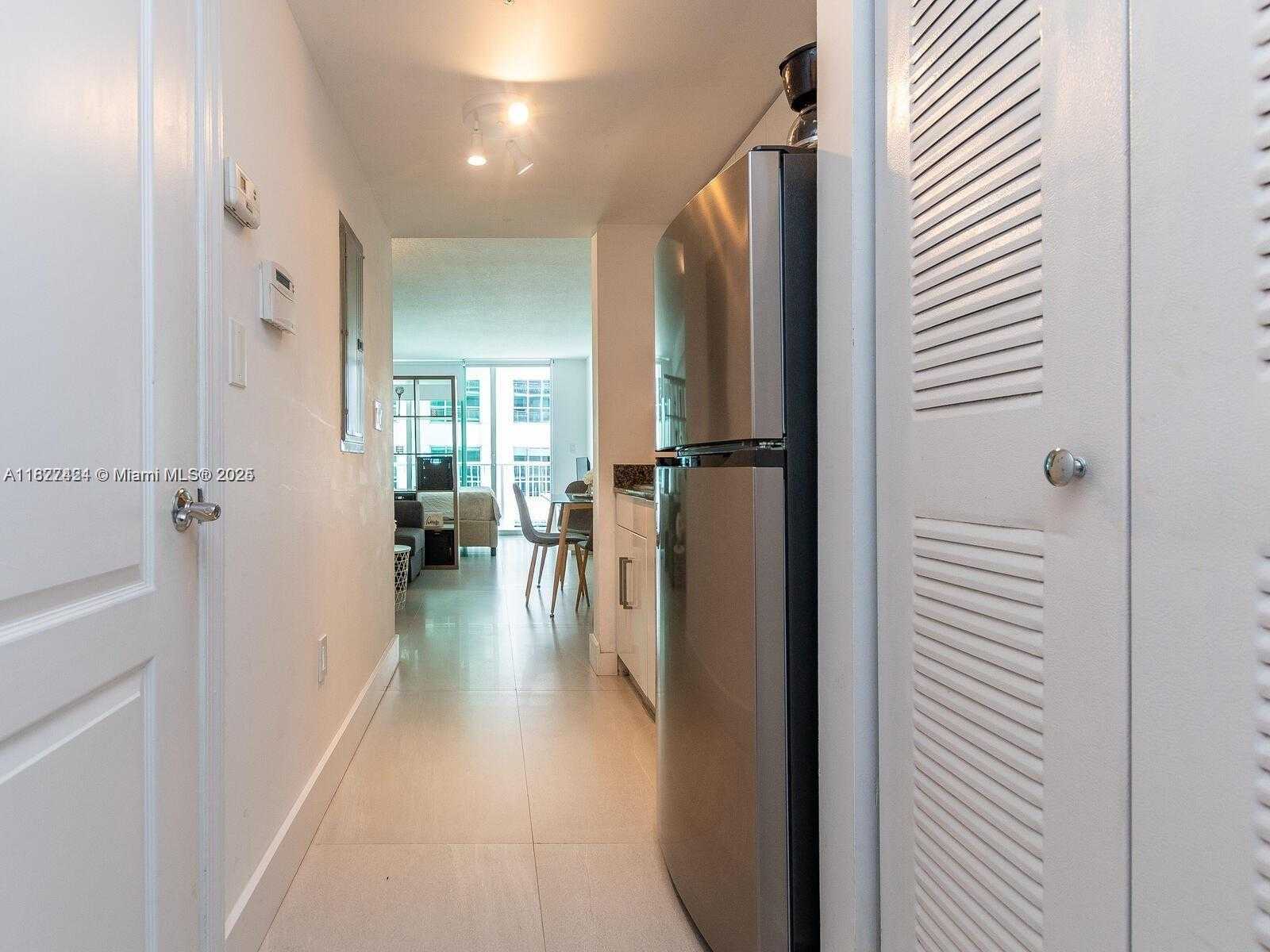 Small Image of 1200 BRICKELL BAY DR #3210, Miami Number 9