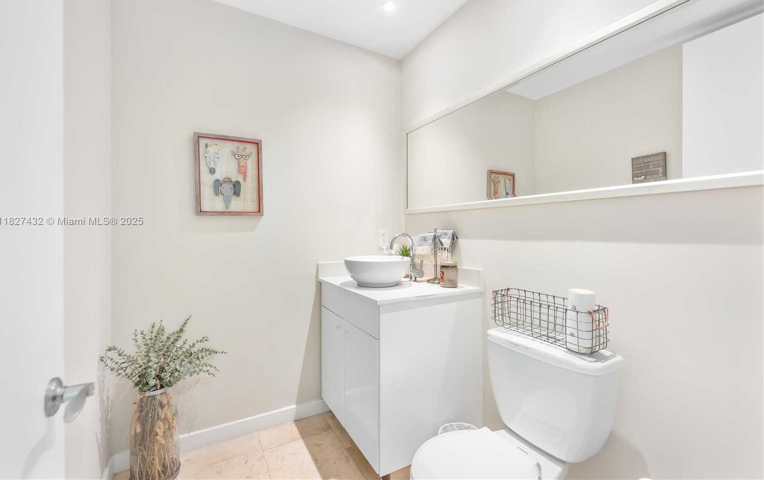 Small Image of 472 MINOLA DR #472, Miami Springs Number 18