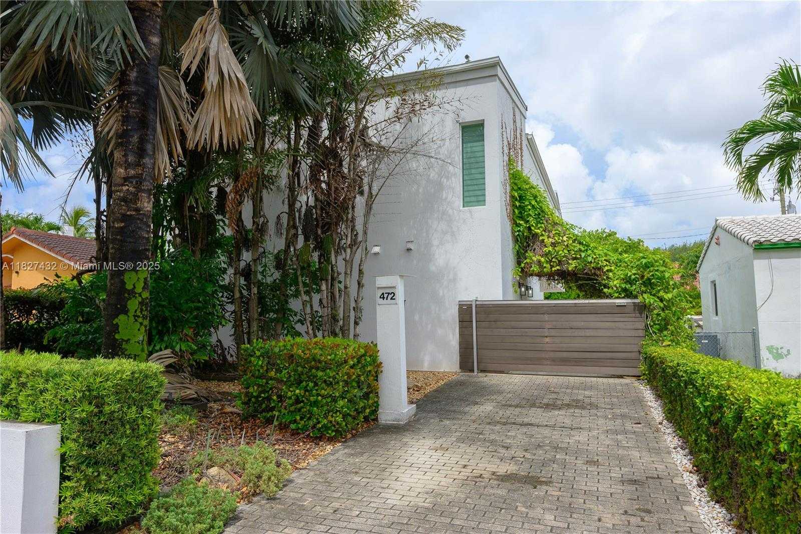 Small Image of 472 MINOLA DR #472, Miami Springs Number 2