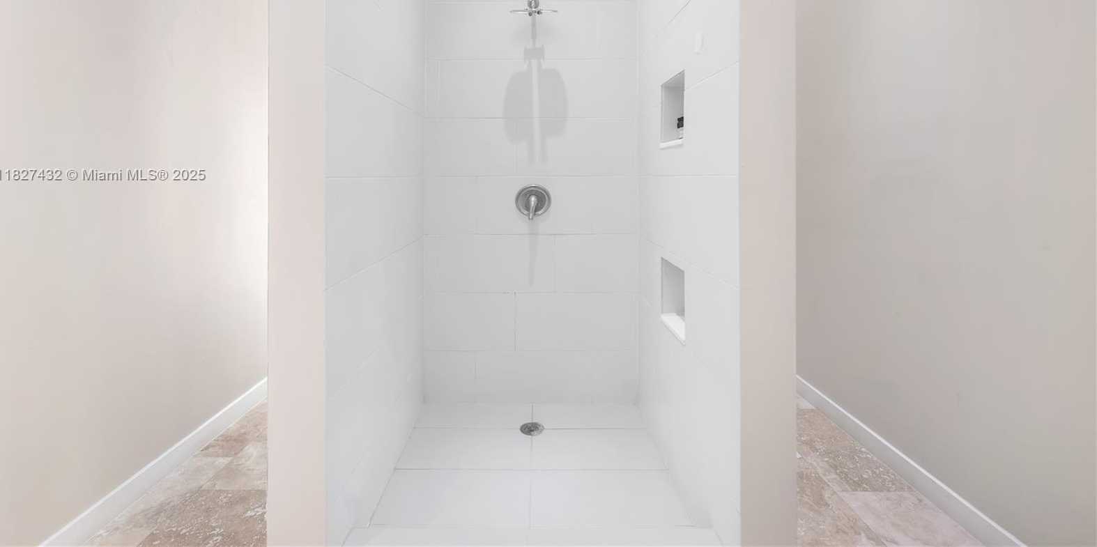 Small Image of 472 MINOLA DR #472, Miami Springs Number 23
