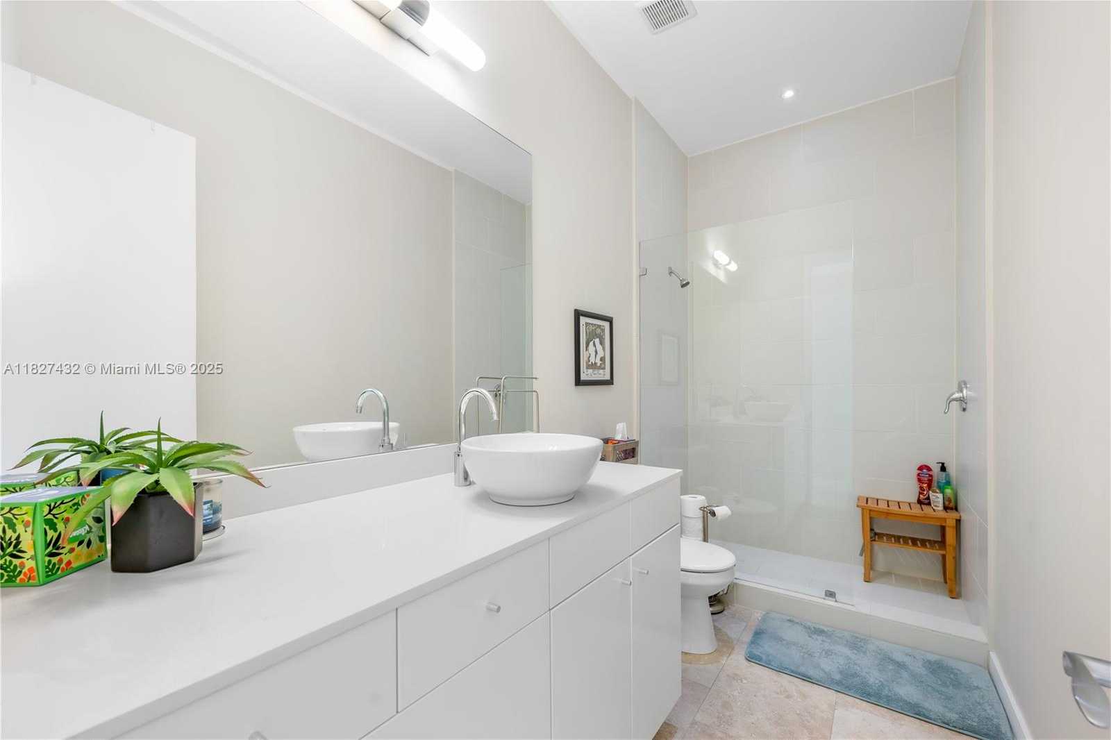 Small Image of 472 MINOLA DR #472, Miami Springs Number 31