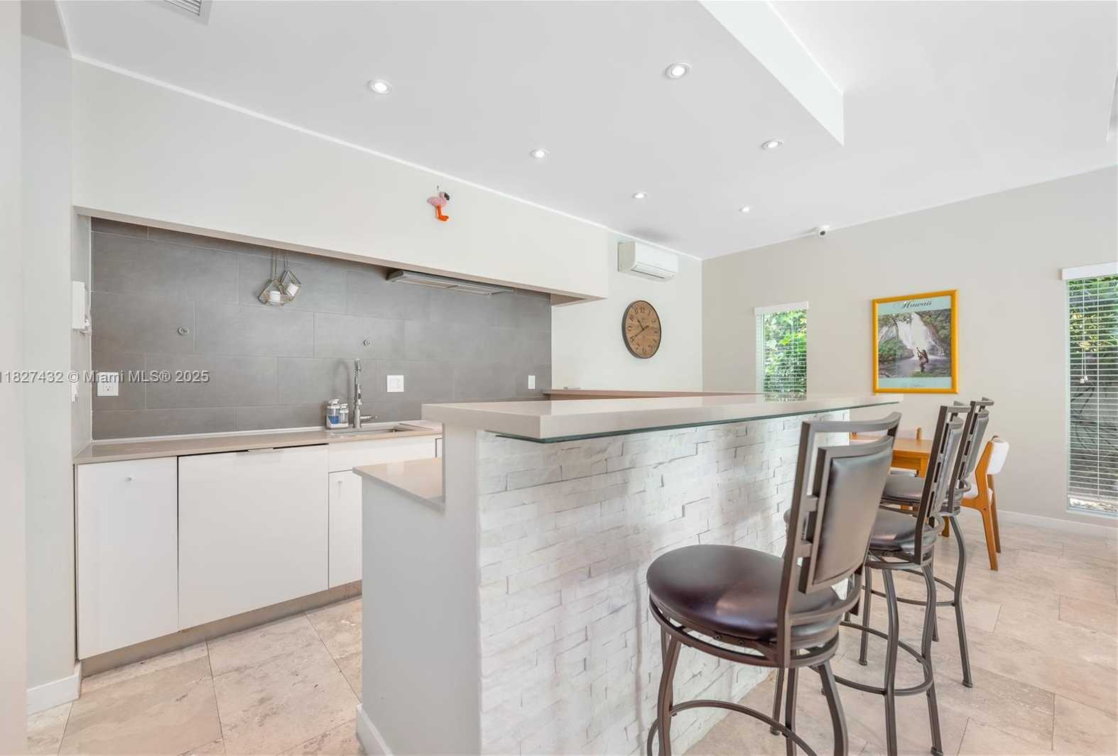 Small Image of 472 MINOLA DR #472, Miami Springs Number 5