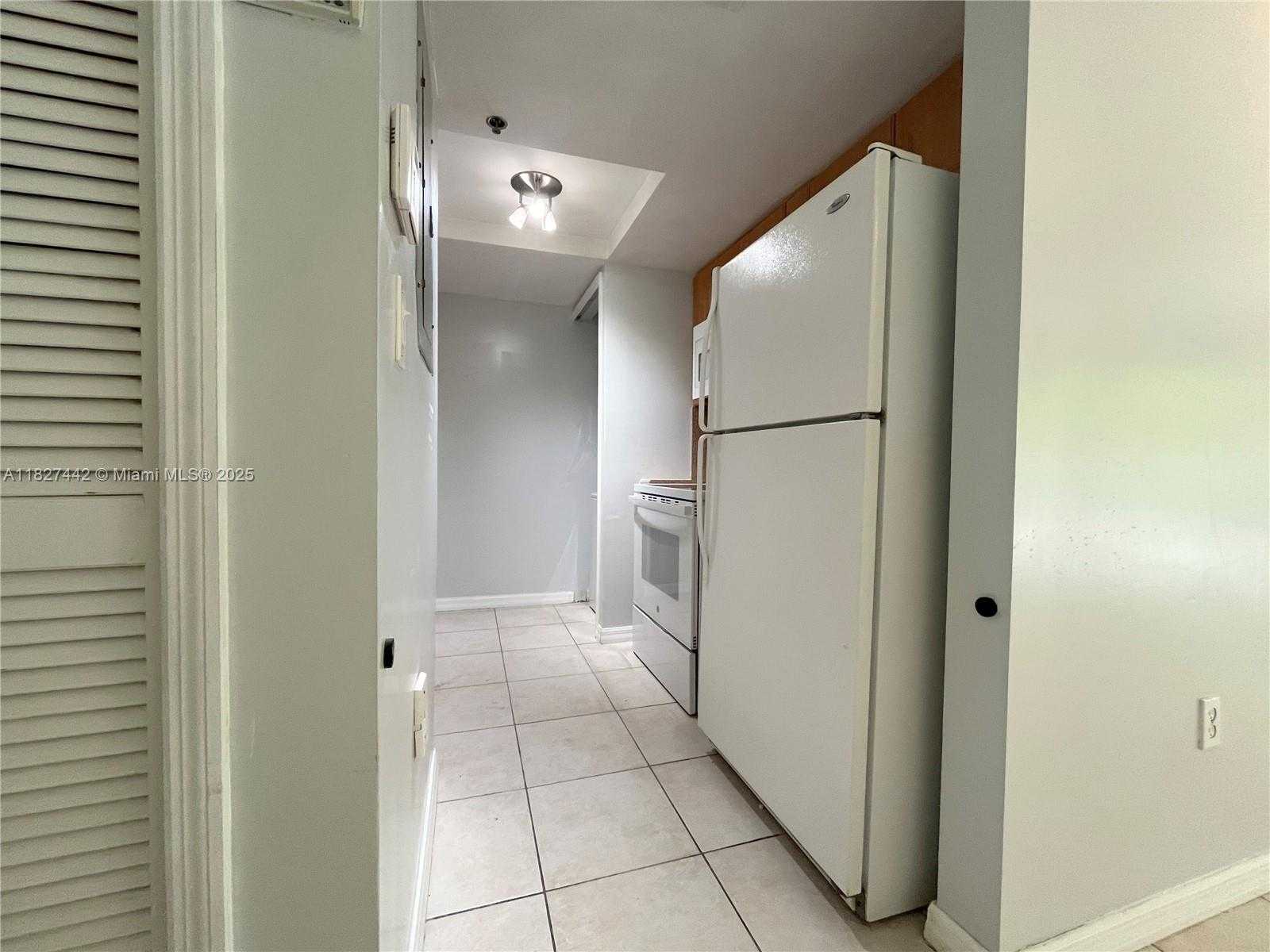 Small Image of 2415 NORTH WEST 16TH ST RD #303-1, Miami Number 7