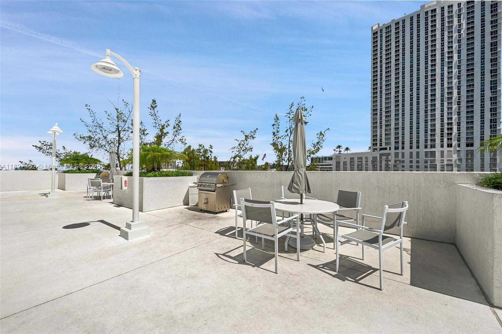 Small Image of 275 NORTH EAST 18TH ST #1809, Miami Number 22