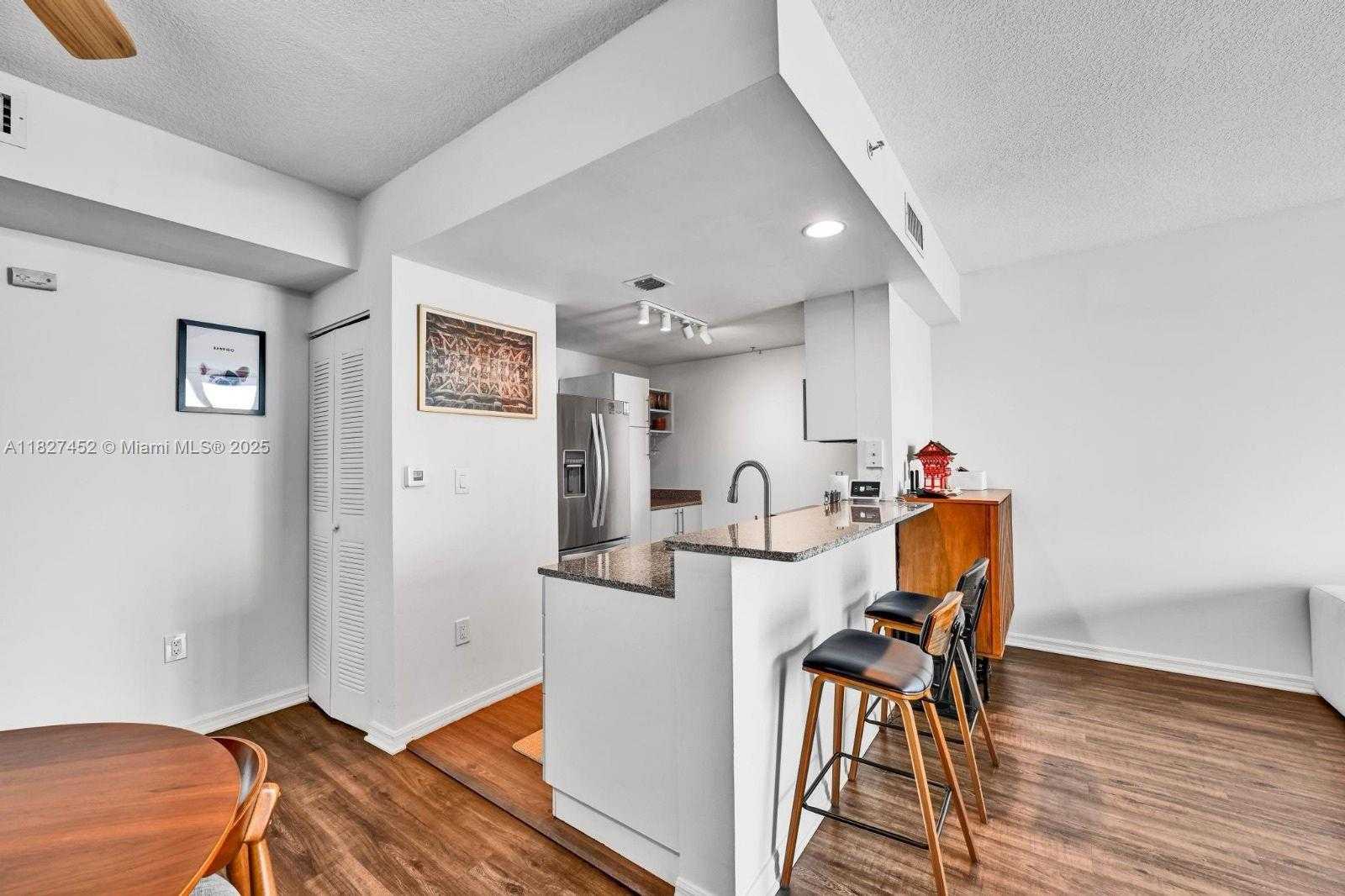 Small Image of 275 NORTH EAST 18TH ST #1809, Miami Number 3
