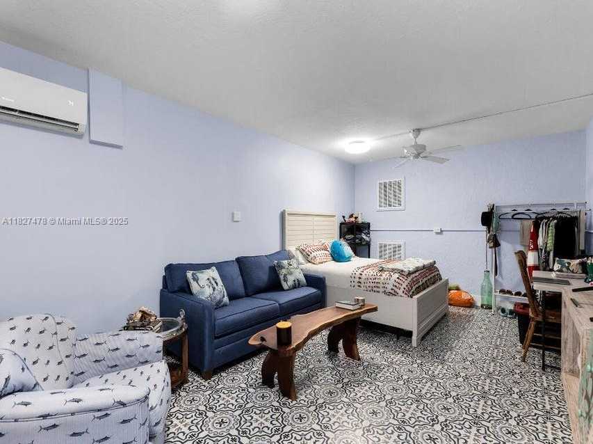 Small Image of 232 WEST SEAVIEW DR, Duck Number 17