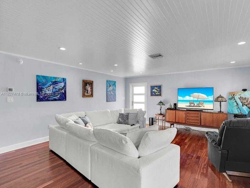 Small Image of 232 WEST SEAVIEW DR, Duck Number 27