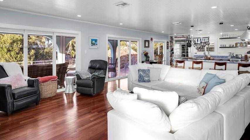 Small Image of 232 WEST SEAVIEW DR, Duck Number 29