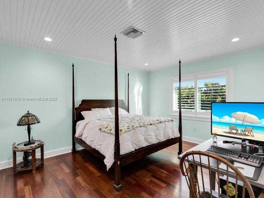 Small Image of 232 WEST SEAVIEW DR, Duck Number 30