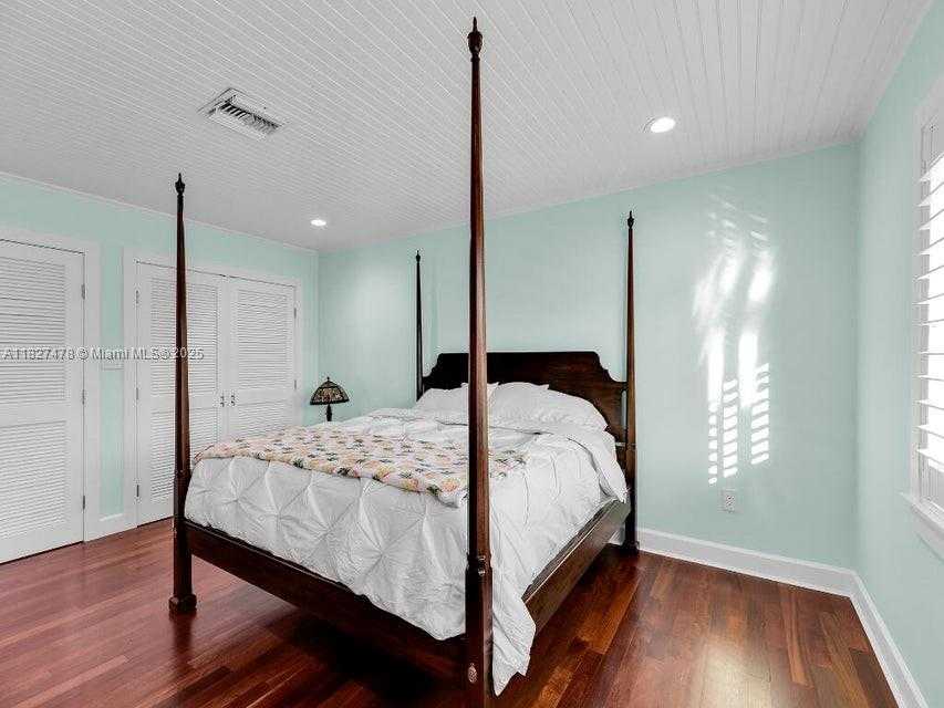 Small Image of 232 WEST SEAVIEW DR, Duck Number 31