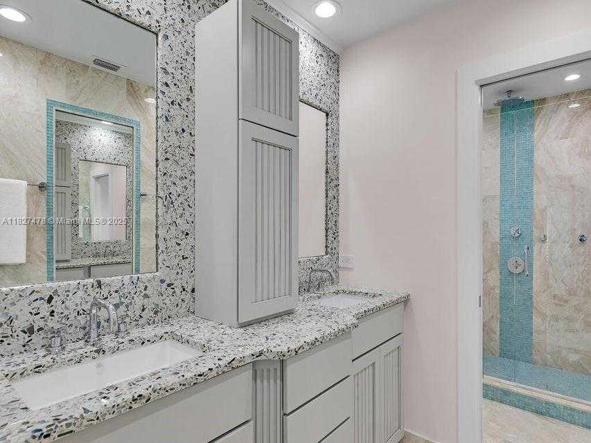 Small Image of 232 WEST SEAVIEW DR, Duck Number 33