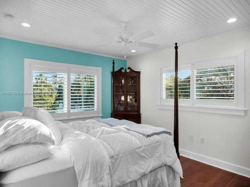 Small Image of 232 WEST SEAVIEW DR, Duck Number 36