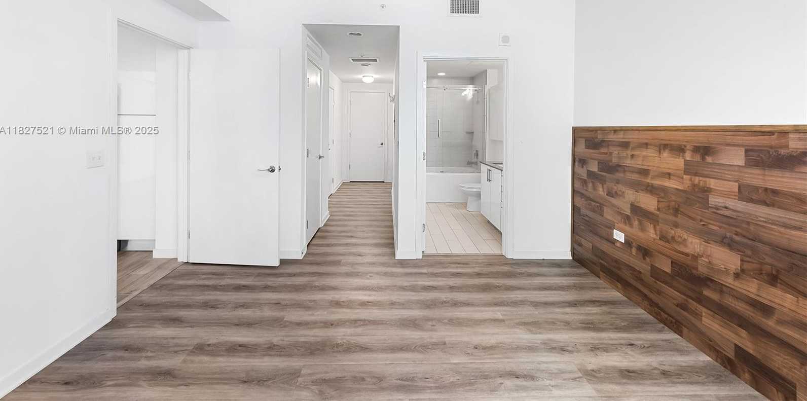 Small Image of 999 SOUTH WEST 1ST AVE #3001, Miami Number 10