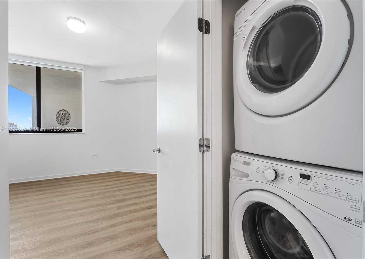 Small Image of 999 SOUTH WEST 1ST AVE #3001, Miami Number 11