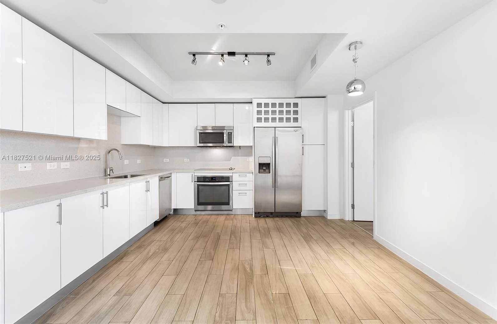 Small Image of 999 SOUTH WEST 1ST AVE #3001, Miami Number 3