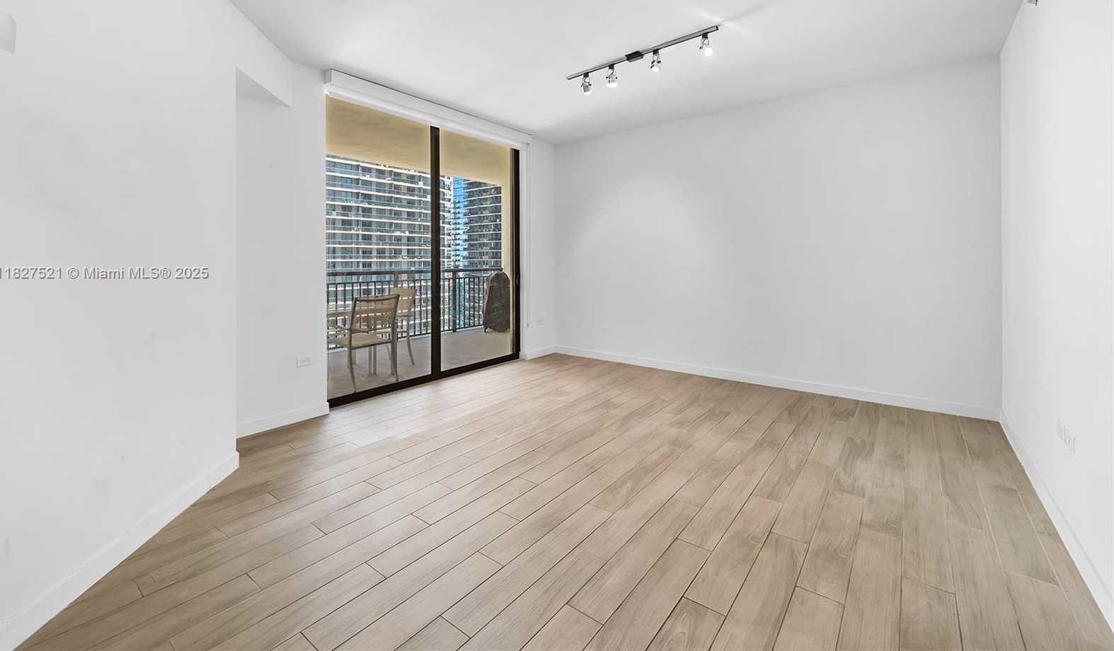 Small Image of 999 SOUTH WEST 1ST AVE #3001, Miami Number 4