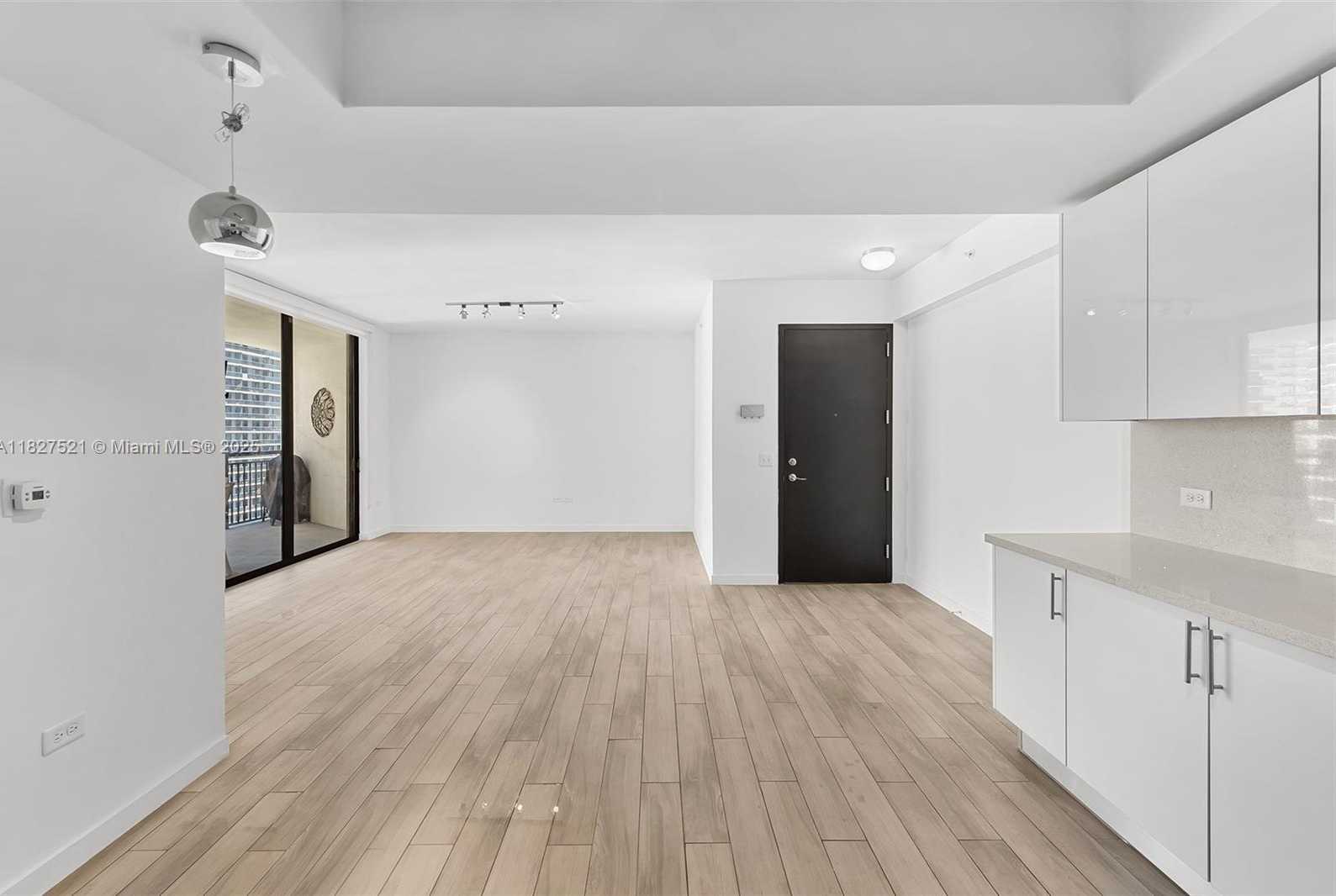 Small Image of 999 SOUTH WEST 1ST AVE #3001, Miami Number 6