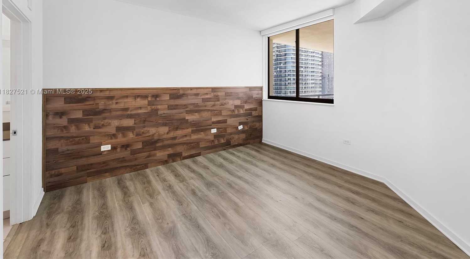 Small Image of 999 SOUTH WEST 1ST AVE #3001, Miami Number 7