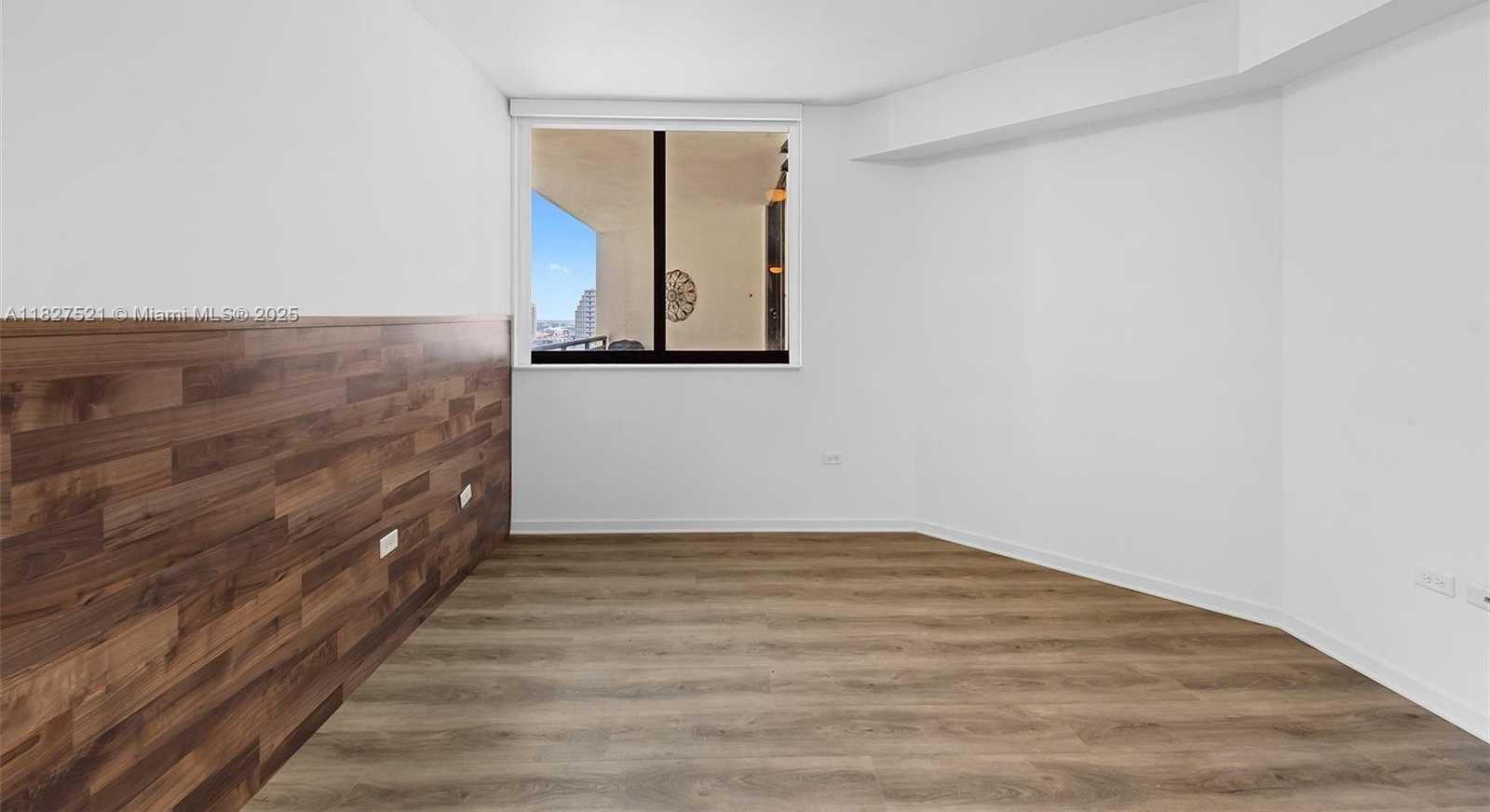 Small Image of 999 SOUTH WEST 1ST AVE #3001, Miami Number 8
