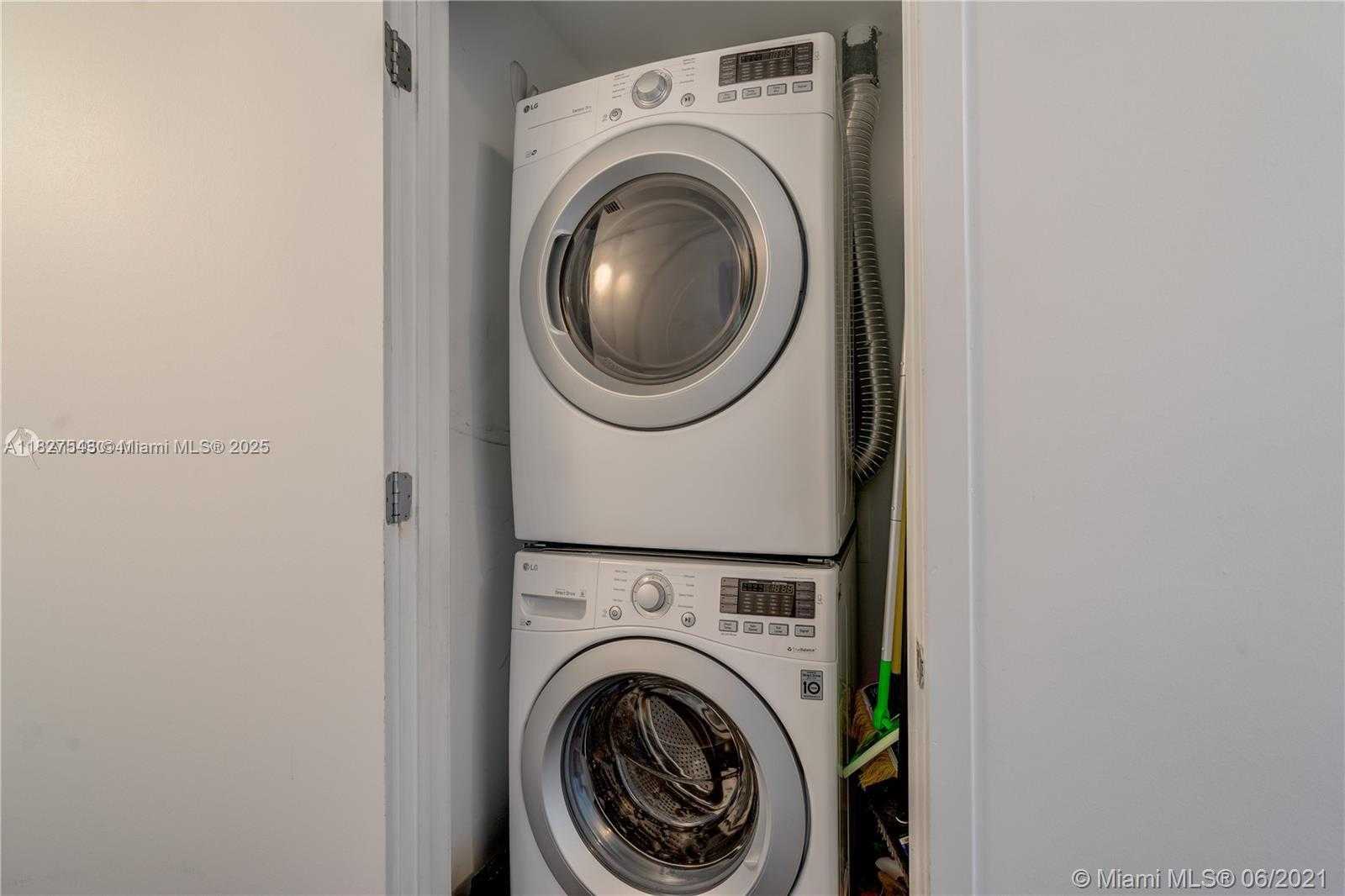 Small Image of 3301 NORTH EAST 1ST AVE #H2009, Miami Number 31