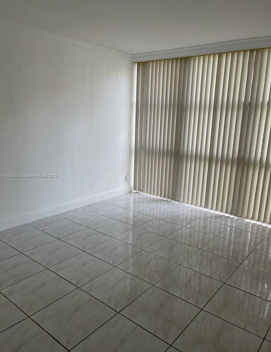 Small Image of 16919 NORTH BAY RD #102-2, Sunny Isles Beach Number 4