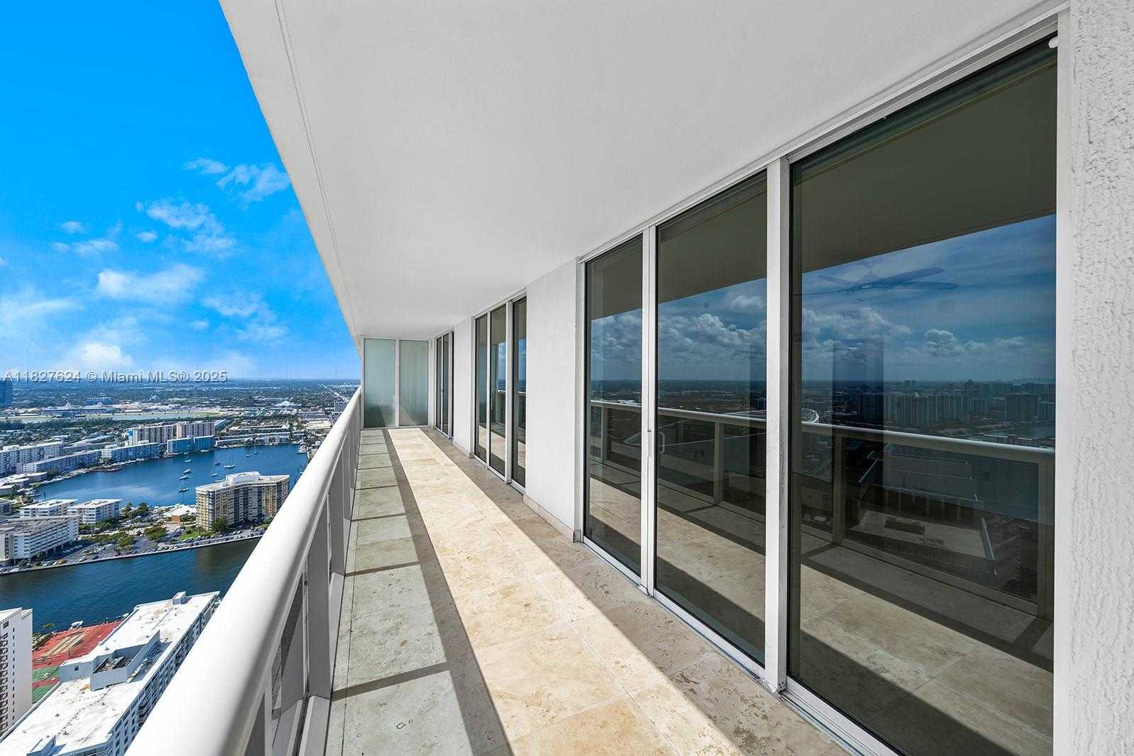 Small Image of 1830 SOUTH OCEAN DR #5004, Hallandale Beach Number 4