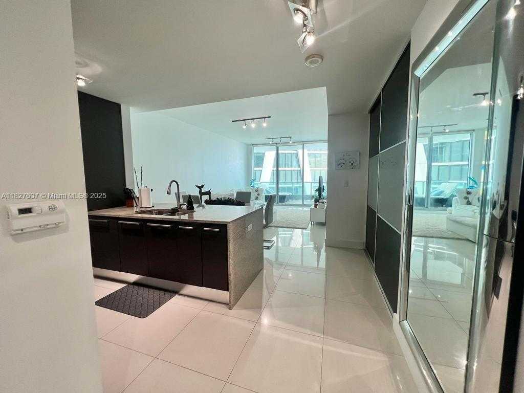 Small Image of 900 BISCAYNE BLVD #3210, Miami Number 2