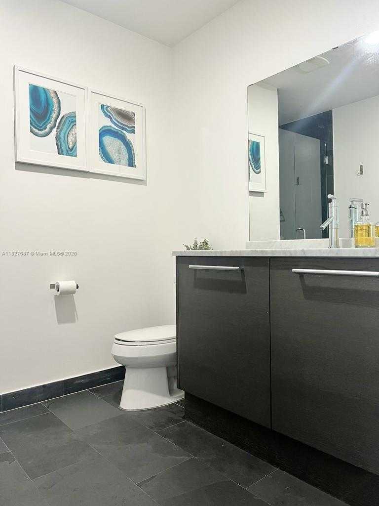 Small Image of 900 BISCAYNE BLVD #3210, Miami Number 7