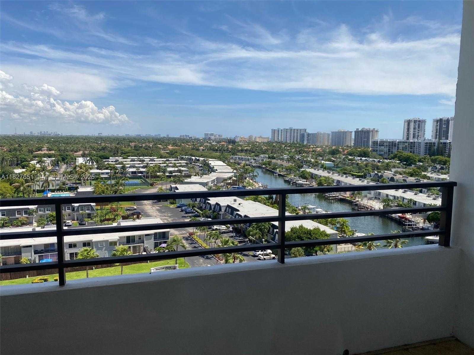 Small Image of 2500 PARKVIEW DR #1210, Hallandale Beach Number 13