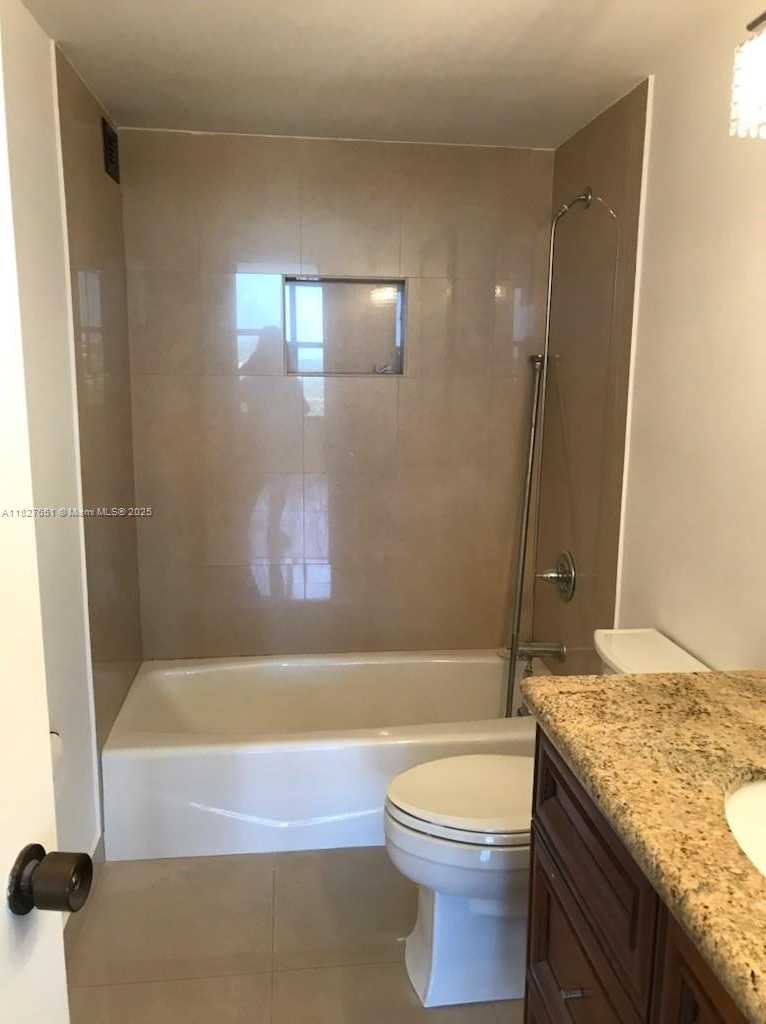 Small Image of 2500 PARKVIEW DR #1210, Hallandale Beach Number 7