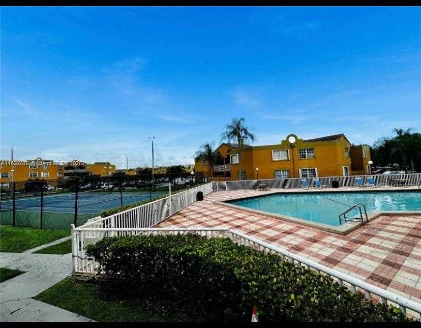Small Image of 9725 FONTAINEBLEAU BLVD #A109, Miami Number 6