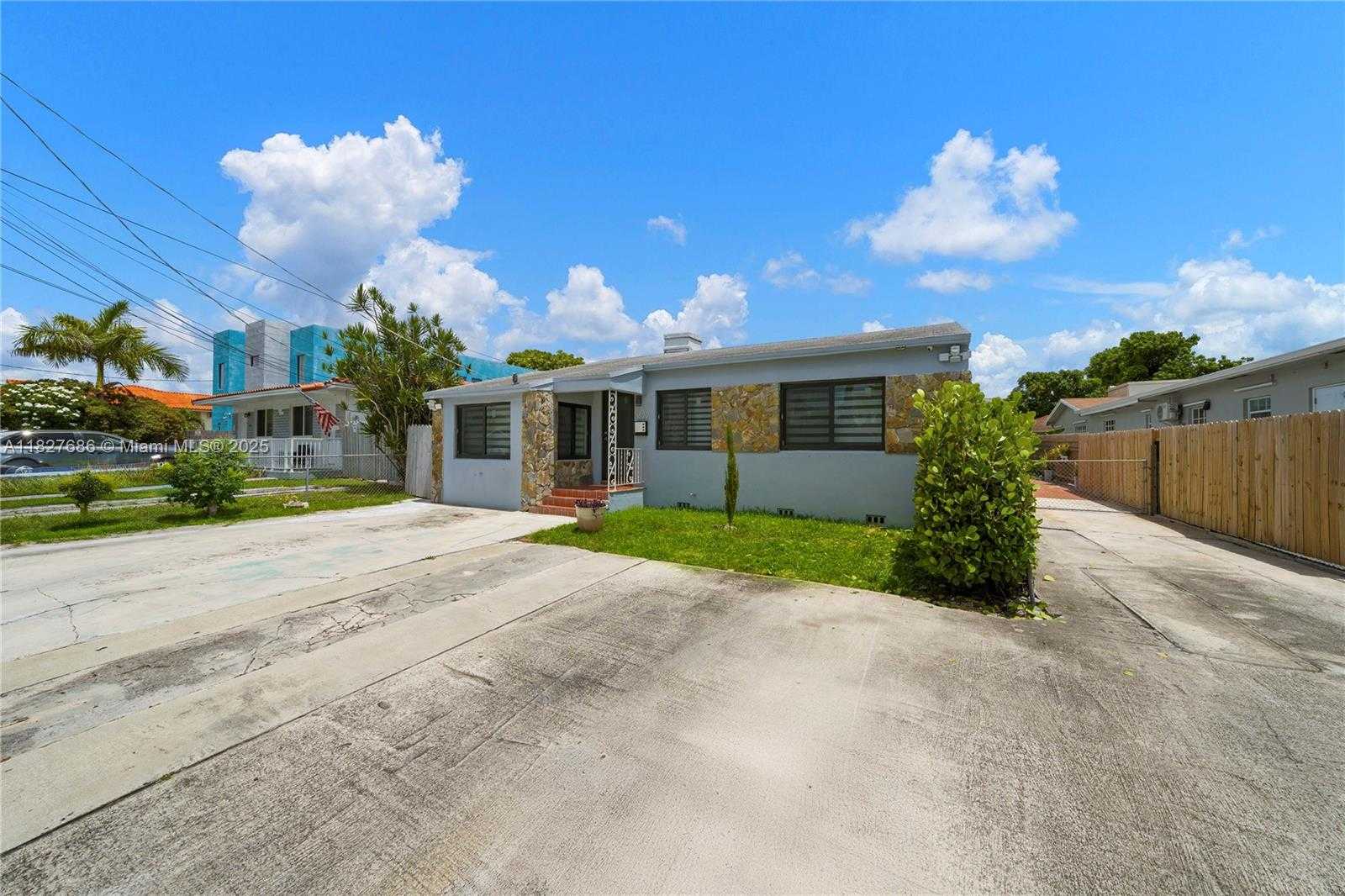 Small Image of 3627 SOUTH WEST 3RD ST #1, Miami Number 18