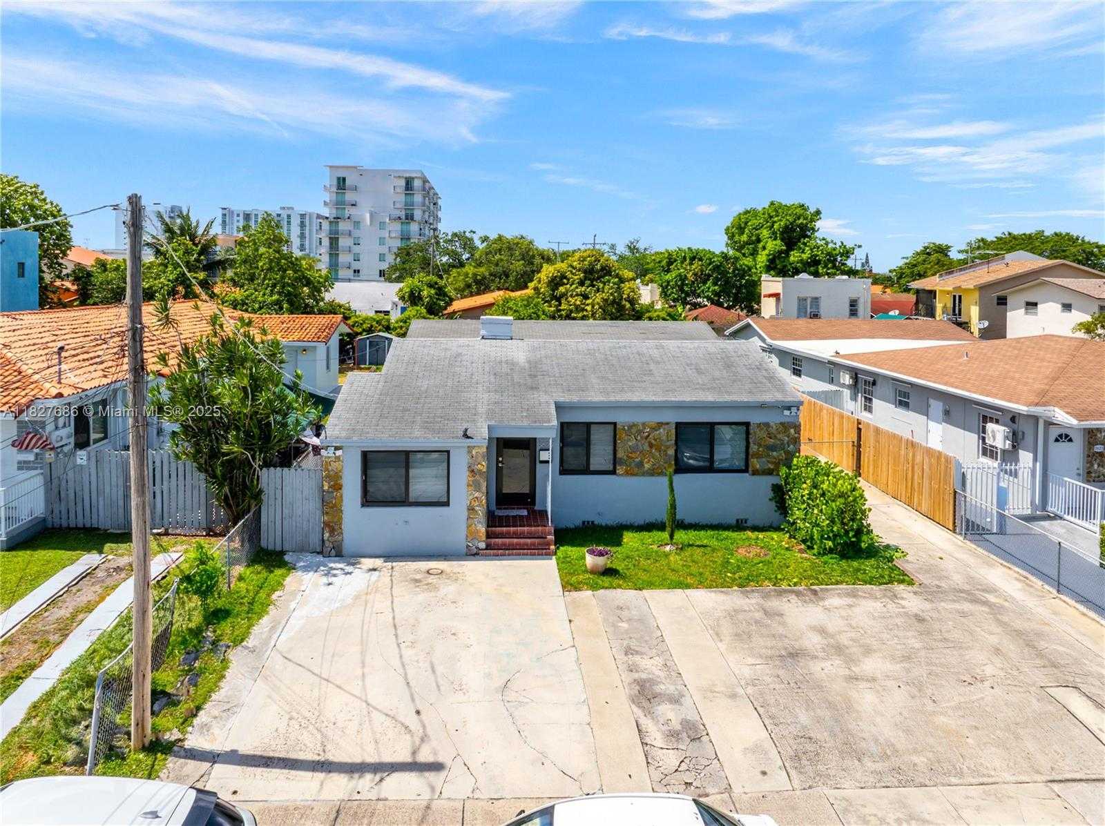 Small Image of 3627 SOUTH WEST 3RD ST #1, Miami Number 19