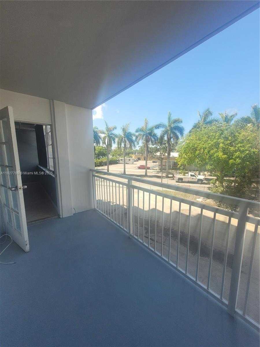 Small Image of 2025 NORTH EAST 164TH ST #202, North Miami Beach Number 13