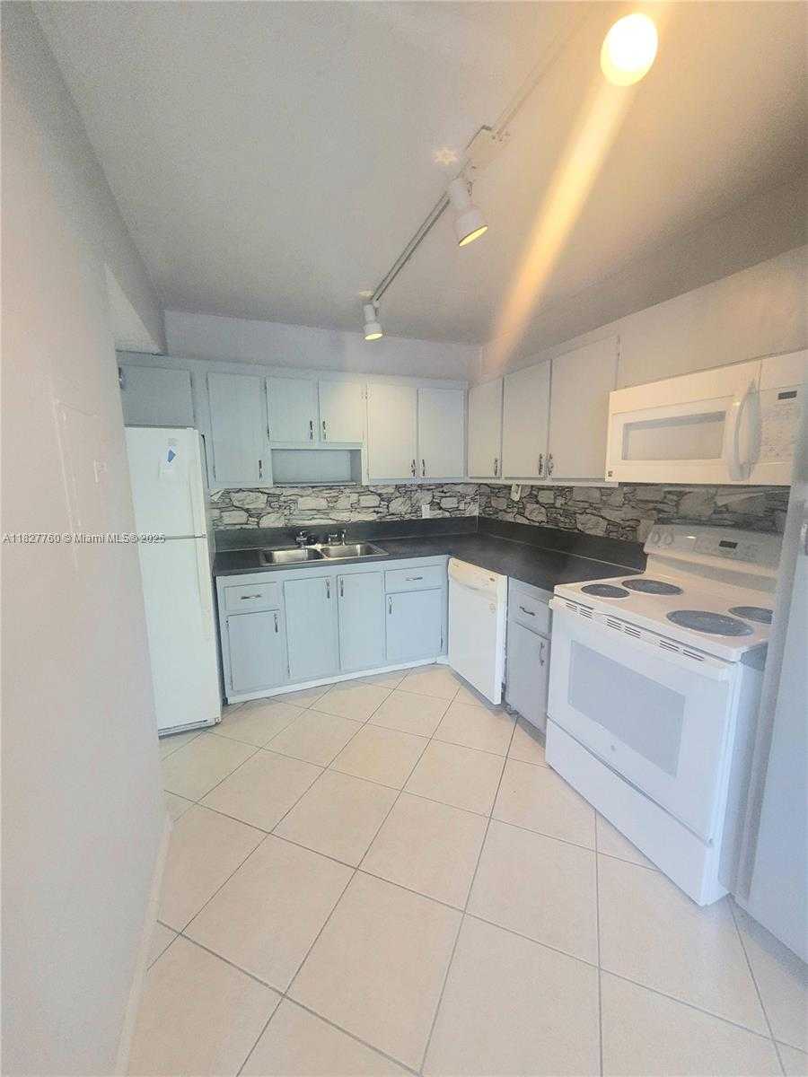 Small Image of 2025 NORTH EAST 164TH ST #202, North Miami Beach Number 4