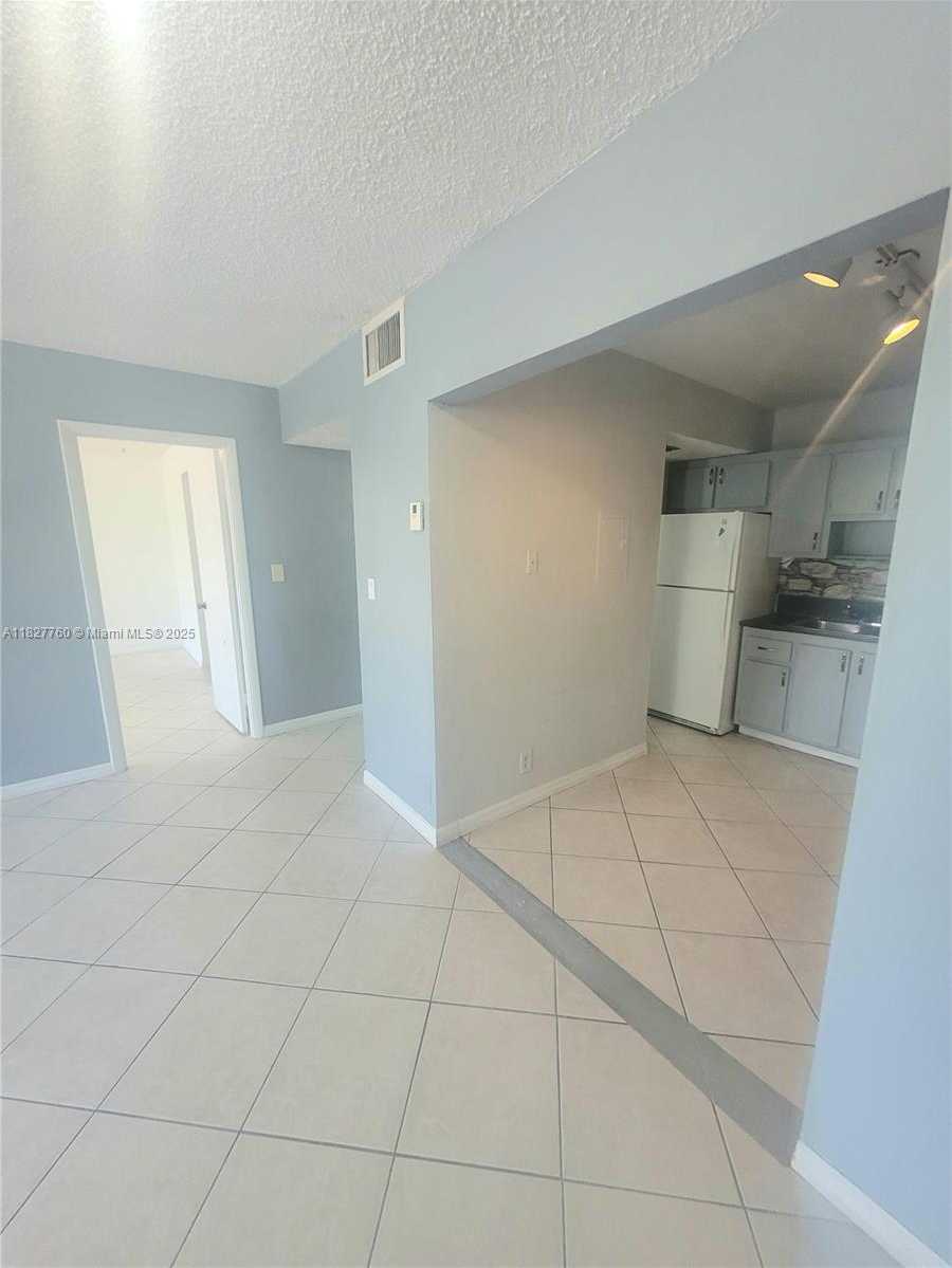 Small Image of 2025 NORTH EAST 164TH ST #202, North Miami Beach Number 5