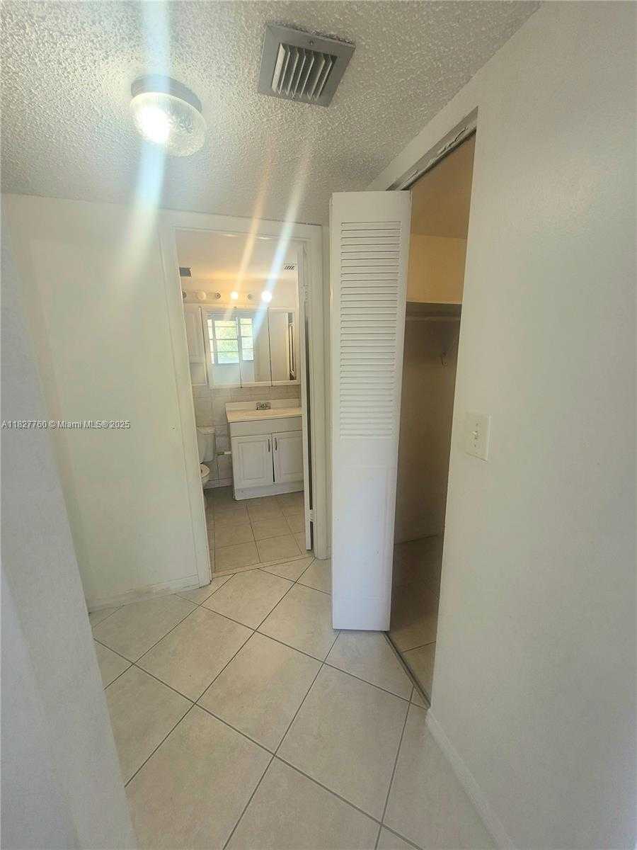 Small Image of 2025 NORTH EAST 164TH ST #202, North Miami Beach Number 9