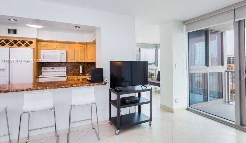 Small Image of 2655 COLLINS AV #605, Miami Beach Number 17