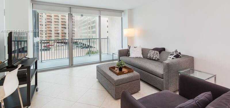 Small Image of 2655 COLLINS AV #605, Miami Beach Number 2