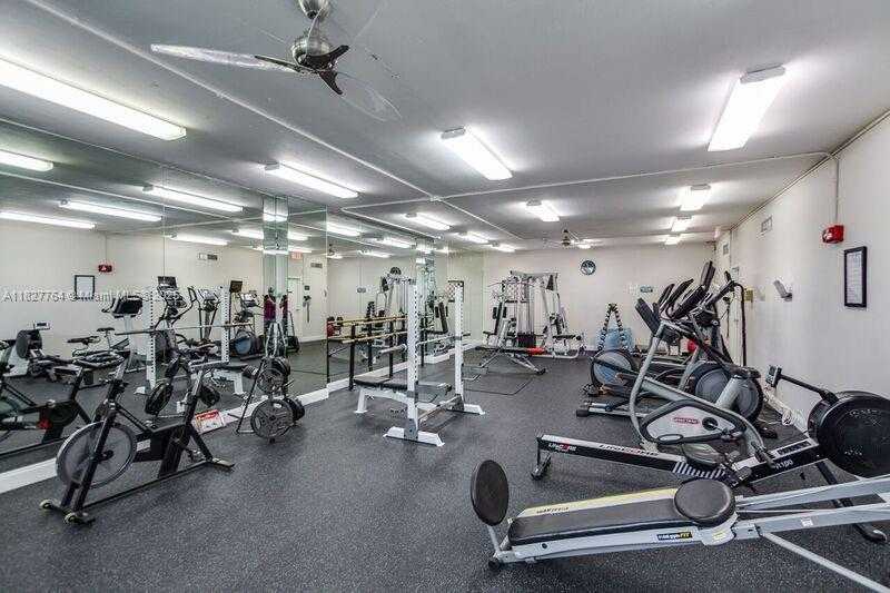 Small Image of 2655 COLLINS AV #605, Miami Beach Number 22