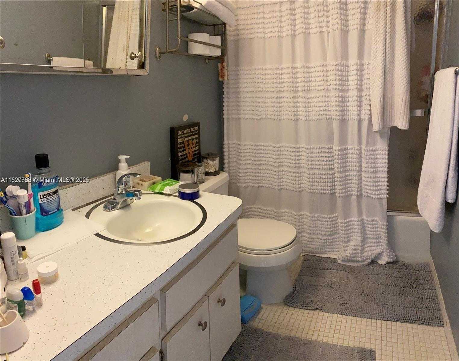 Small Image of 400 KINGS POINT DR #729, Sunny Isles Beach Number 8