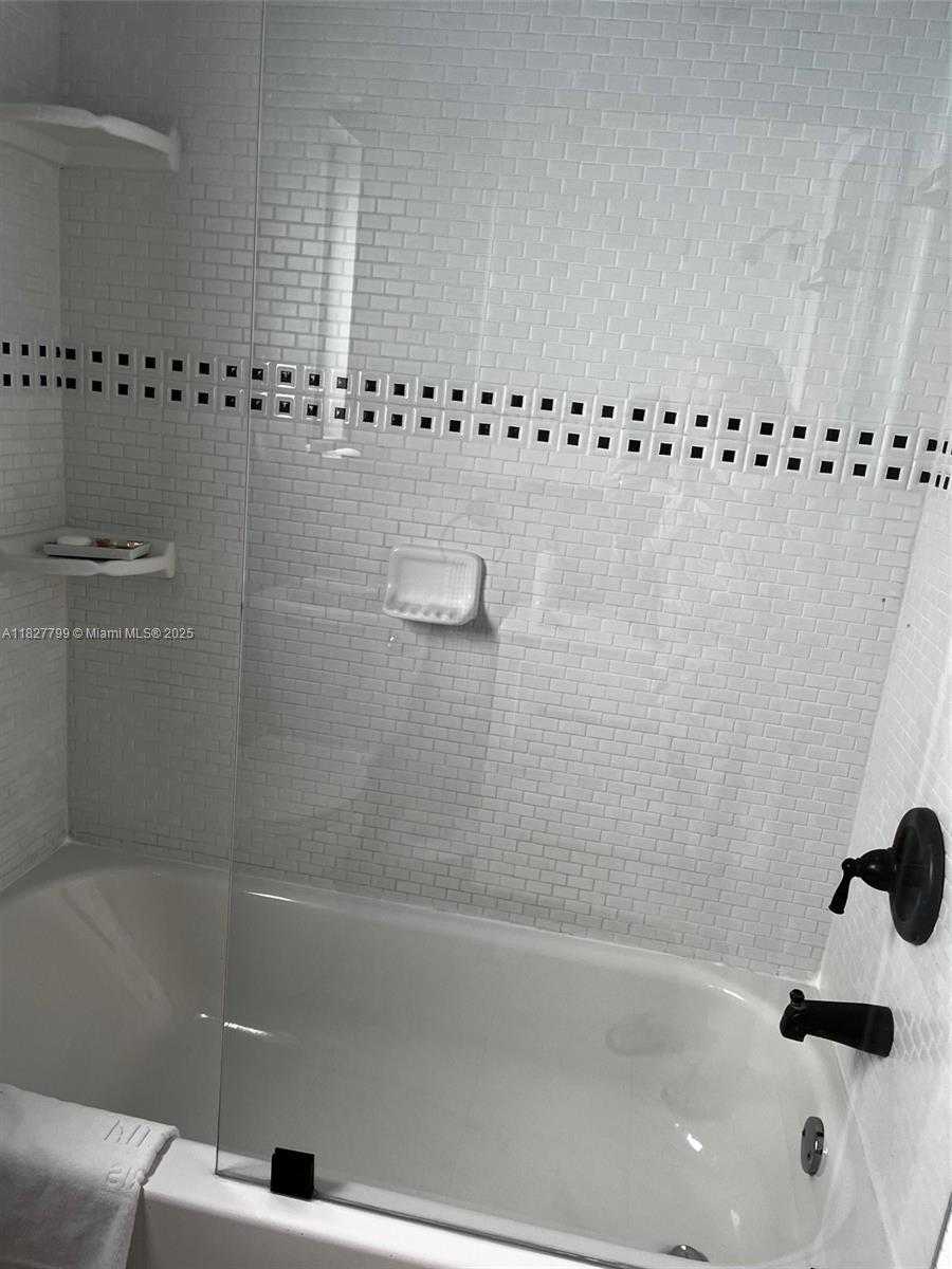 Small Image of 2920 SOUTH WEST 60TH CT, Miami Number 10